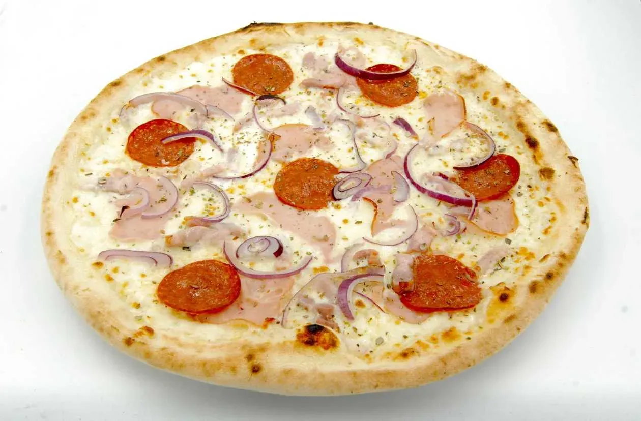 Pizza Tre Carne