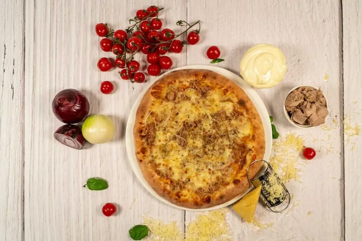 Tonno - Small Pizza