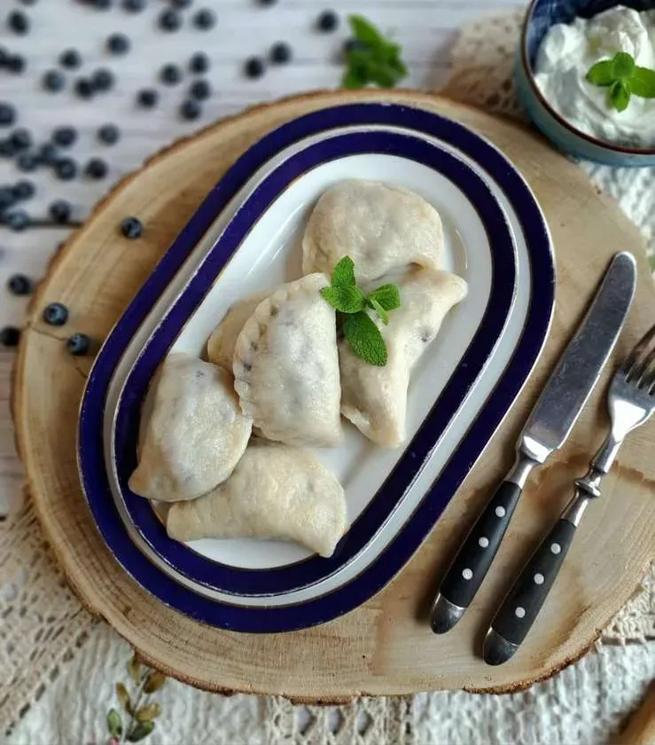 Pierogi z całymi jagodami duże 8szt 500g