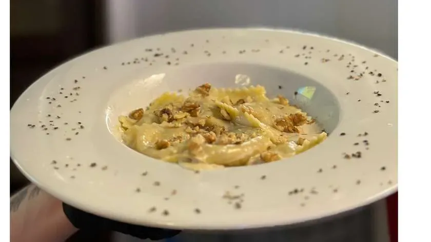 Ravioli formaggio e noci
