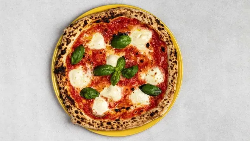 Pizza margherita basilico 🌿
