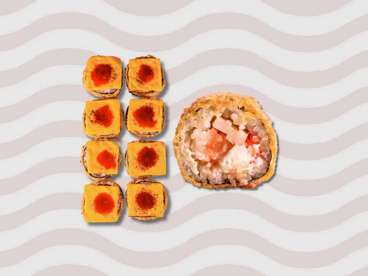 Hot Roll z łososiem, gruszką i sosem jagodowym 315g (8szt)