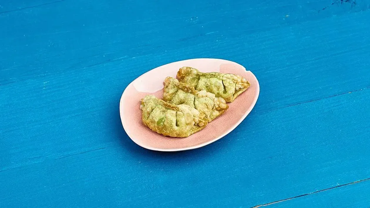 Zestaw 12 sztuk pierożków gyoza smażonych