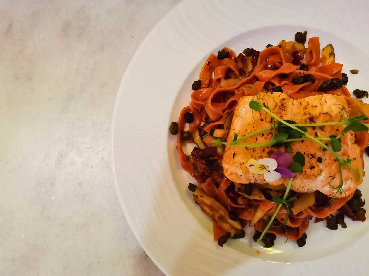 TAGLIATELLE AL SALMONE
