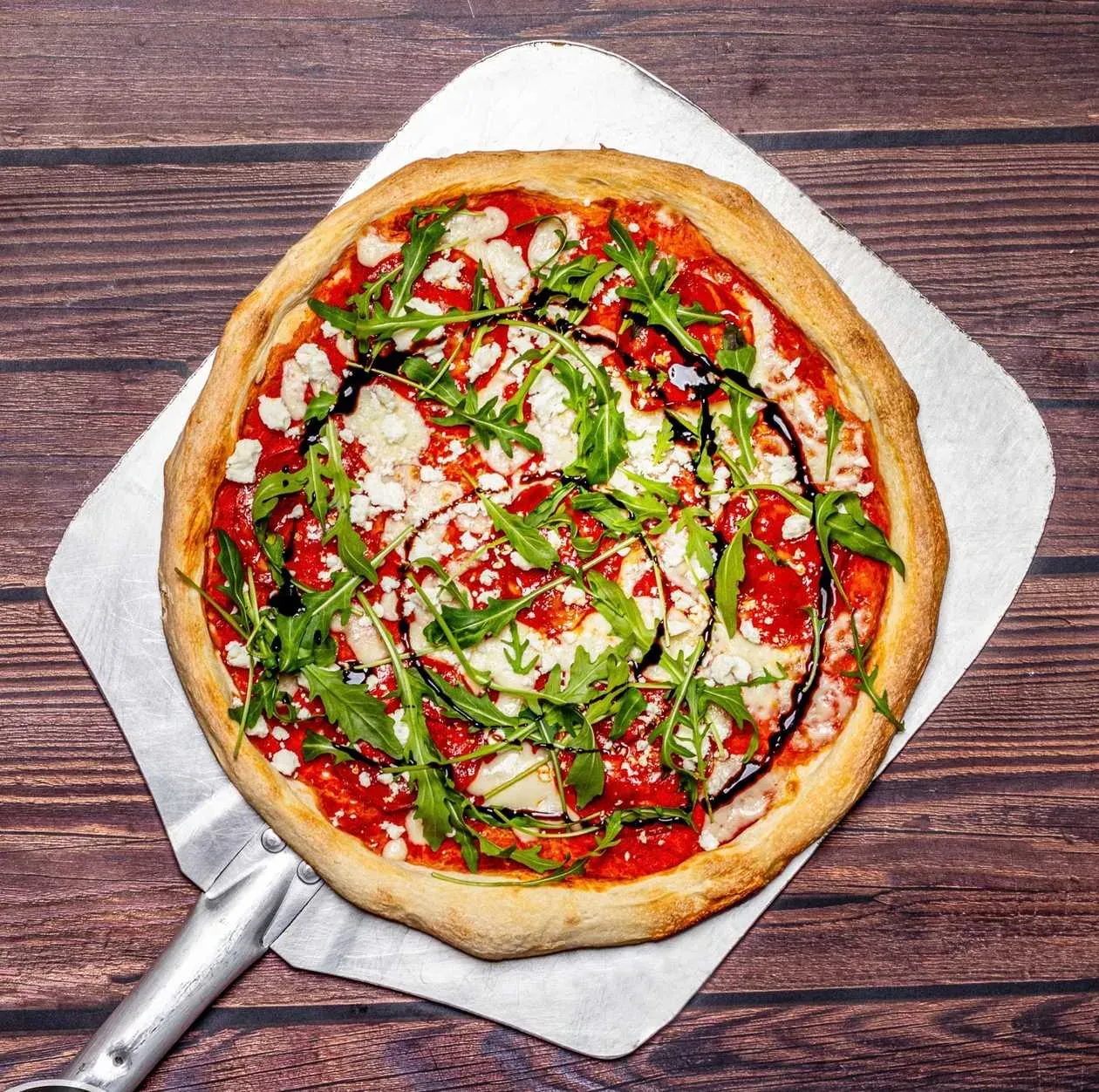 Pizza Chorizo con Balsamico