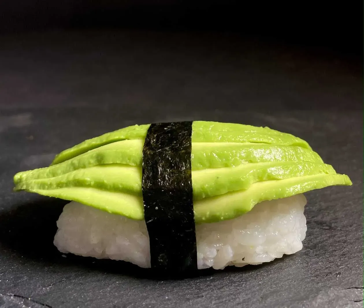 Nigiri z Awokado (2 sztuki)