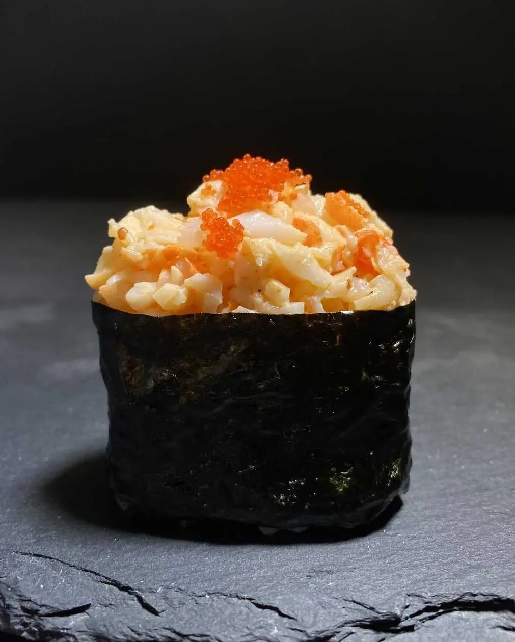 Gunkan z Krewetką i Tobiko (2 sztuki)