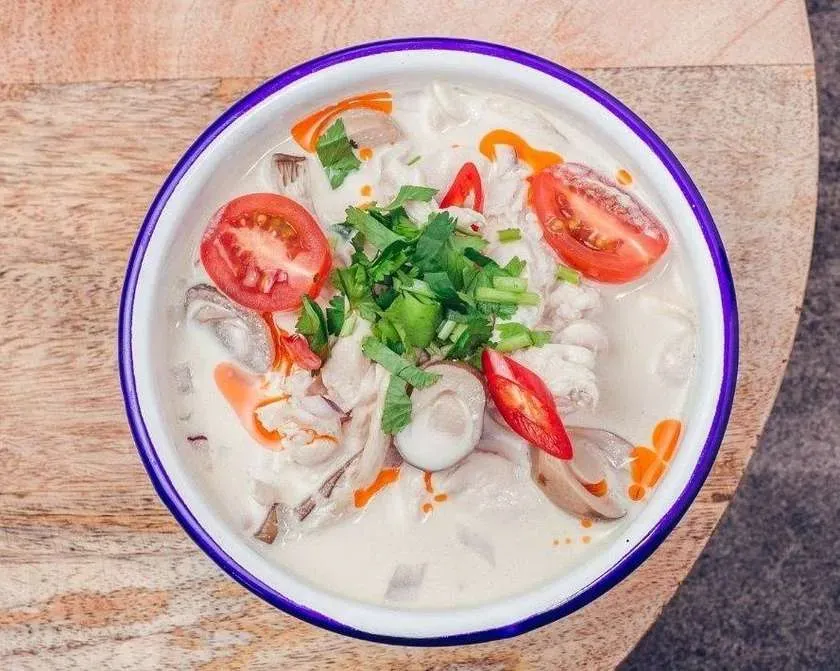 TOM KHA zupa kokosowa z kurczakiem