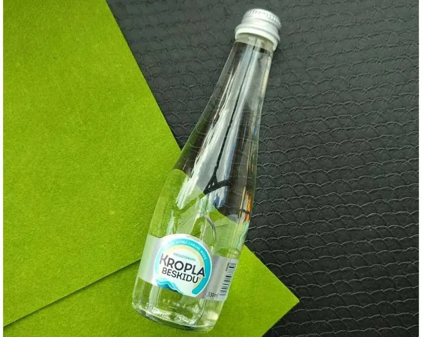 Woda niegazowana