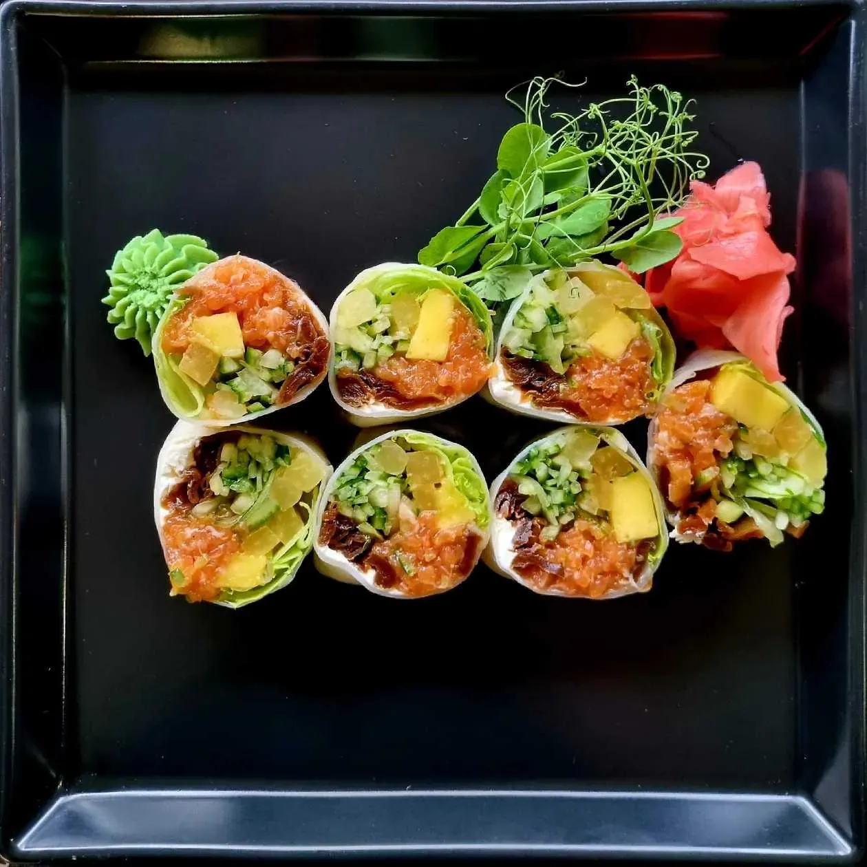 Spring Rolls with Salmon and Vegetables