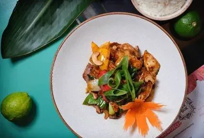 Pad Med Mamuang