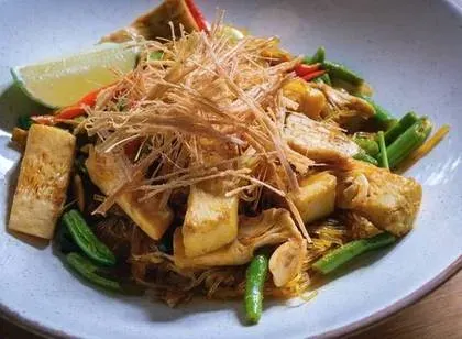 Pad Kha Noon