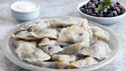 Dumplings with blueberries
