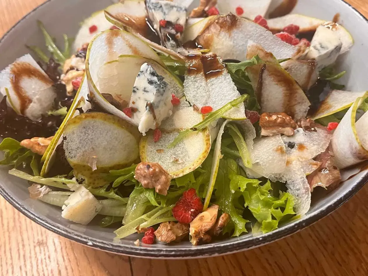 Pera Gorgonzola Salad