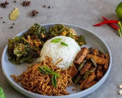 Nasi Campur Borneo