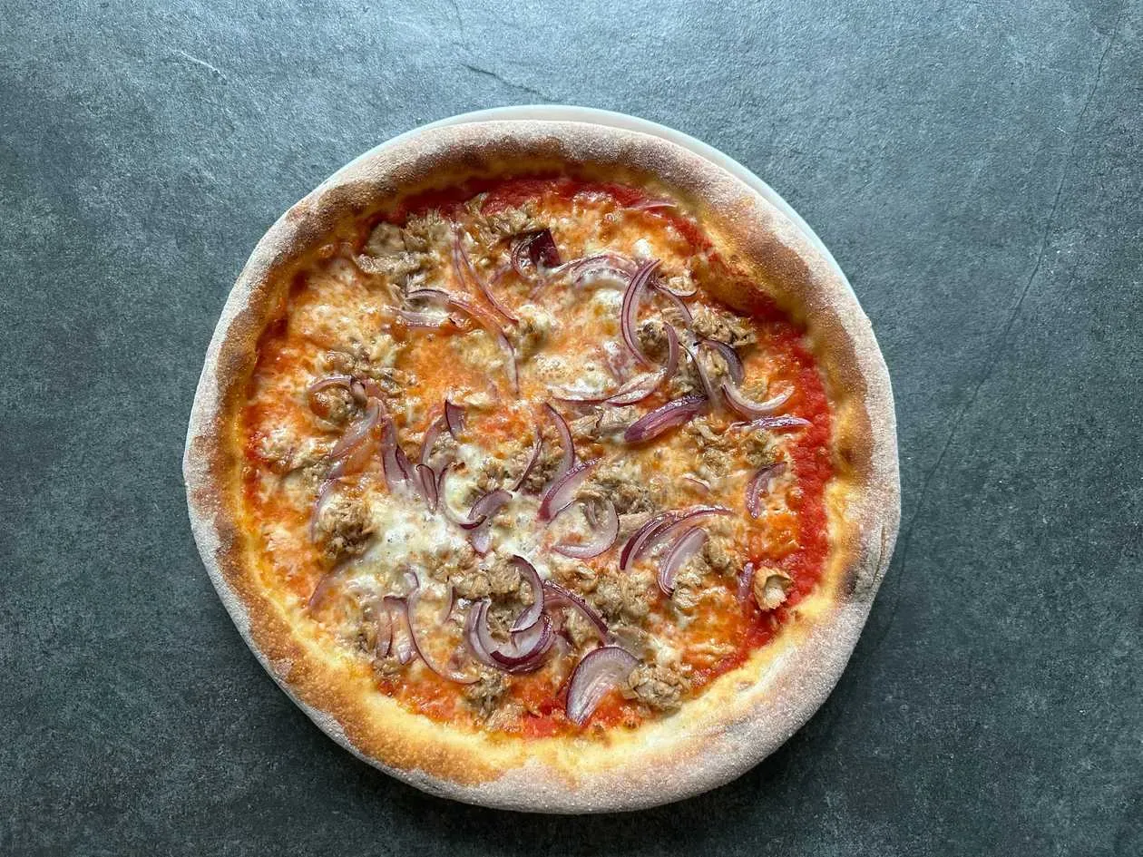 Pizza Tonno