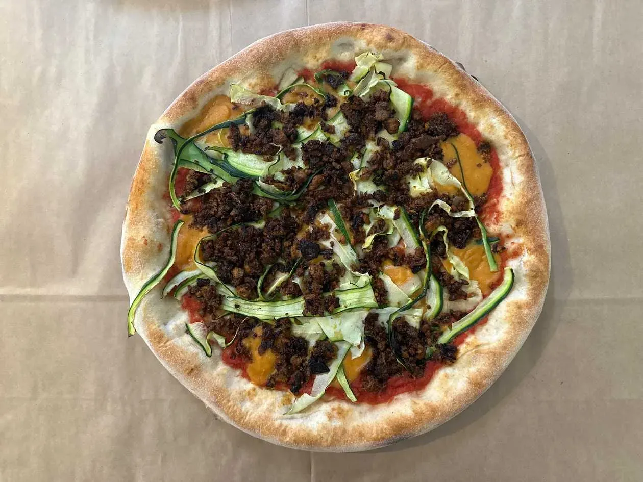 Pizza mielone z tofu (vegan)