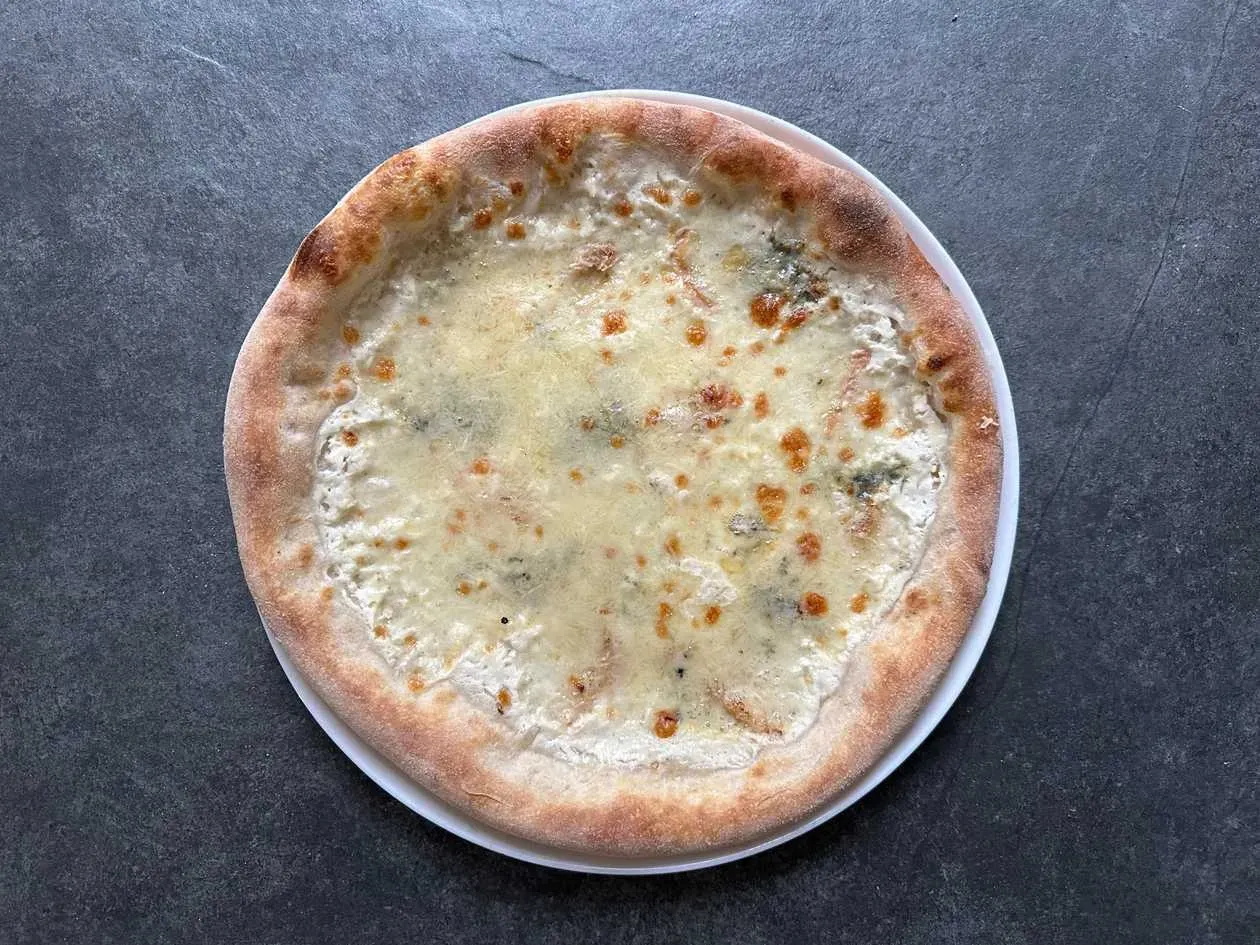 Pizza 4 Cheeses