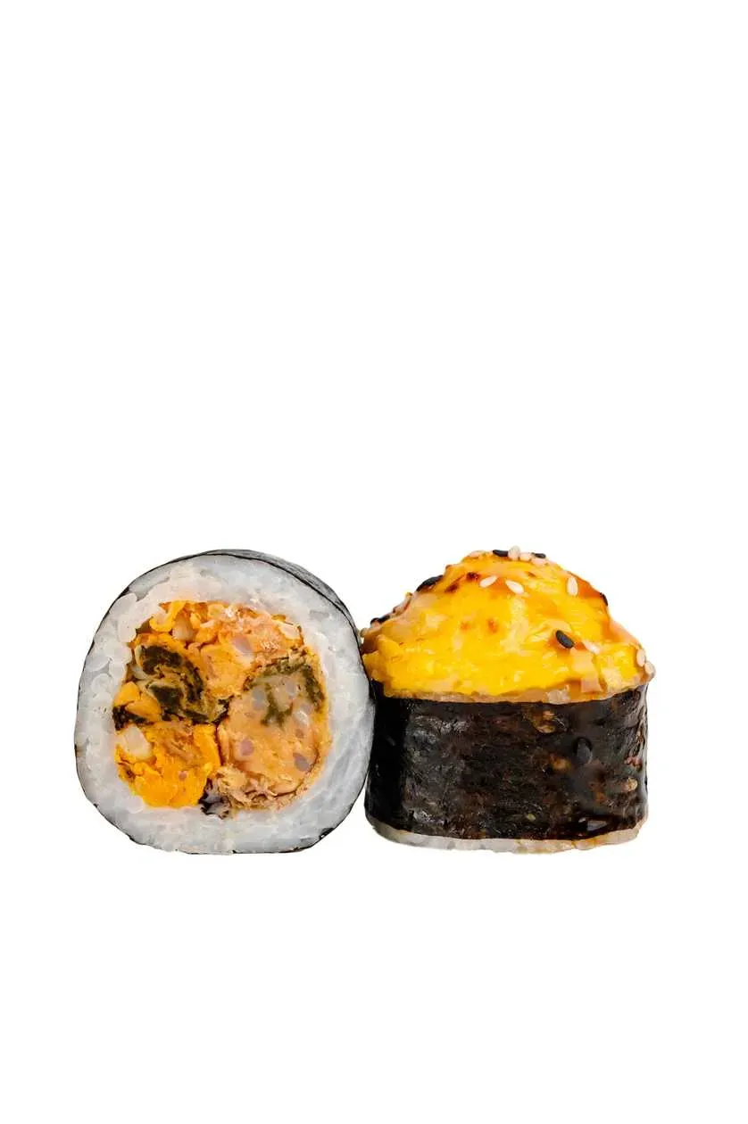 Zapiekany Roll z małżami i czapką serową