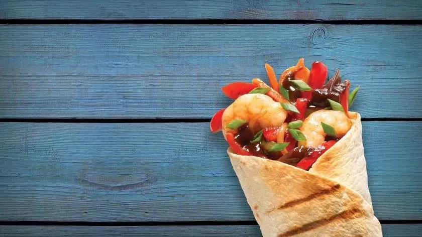 Tortilla orientalna z krewetkami