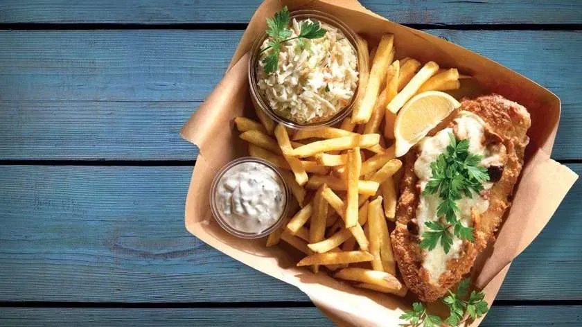 Zestaw obiadowy z dorszem z pieczarkami i serem