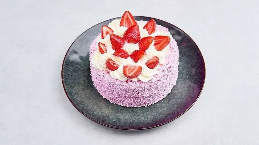 Tort śmietanowo - truskawkowy 1.3 kg