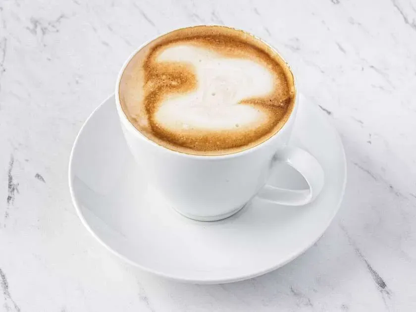 Americano z mlekiem S