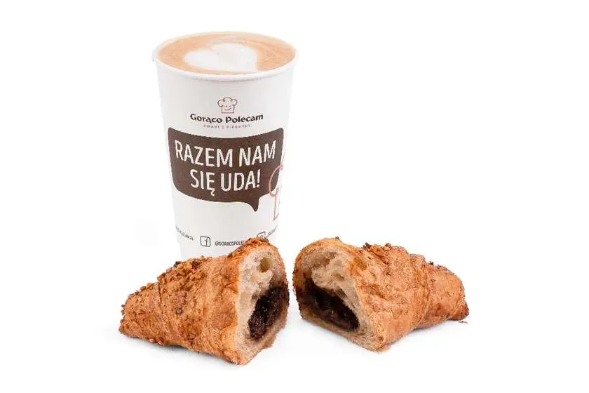 DELIVERY Croissant z czekoladą i orzechami + kawa