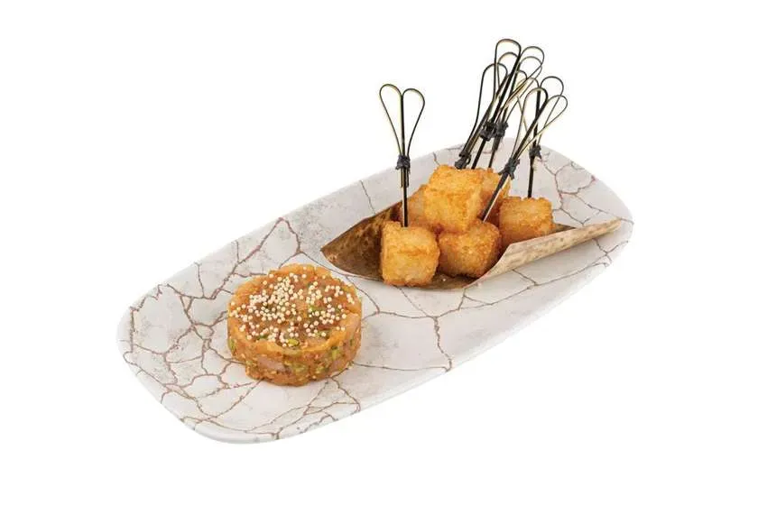 Crispy rice with hamachi tartare  (170g)