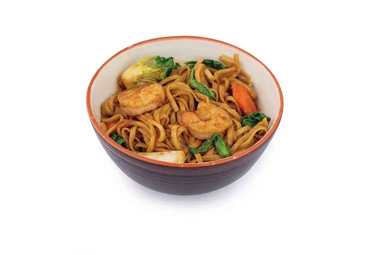 Udon Noodles with Pak Choi Cabbage, Mushrooms and Tiger Shrimps in Japanese Yakisoba Sauce (350g)