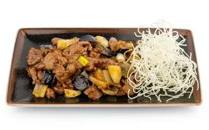 Pieces of Beef Fillet with Eggplant (350g)