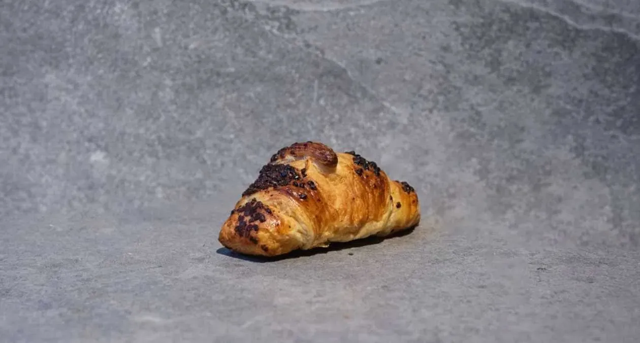 Croissant z czekoladą