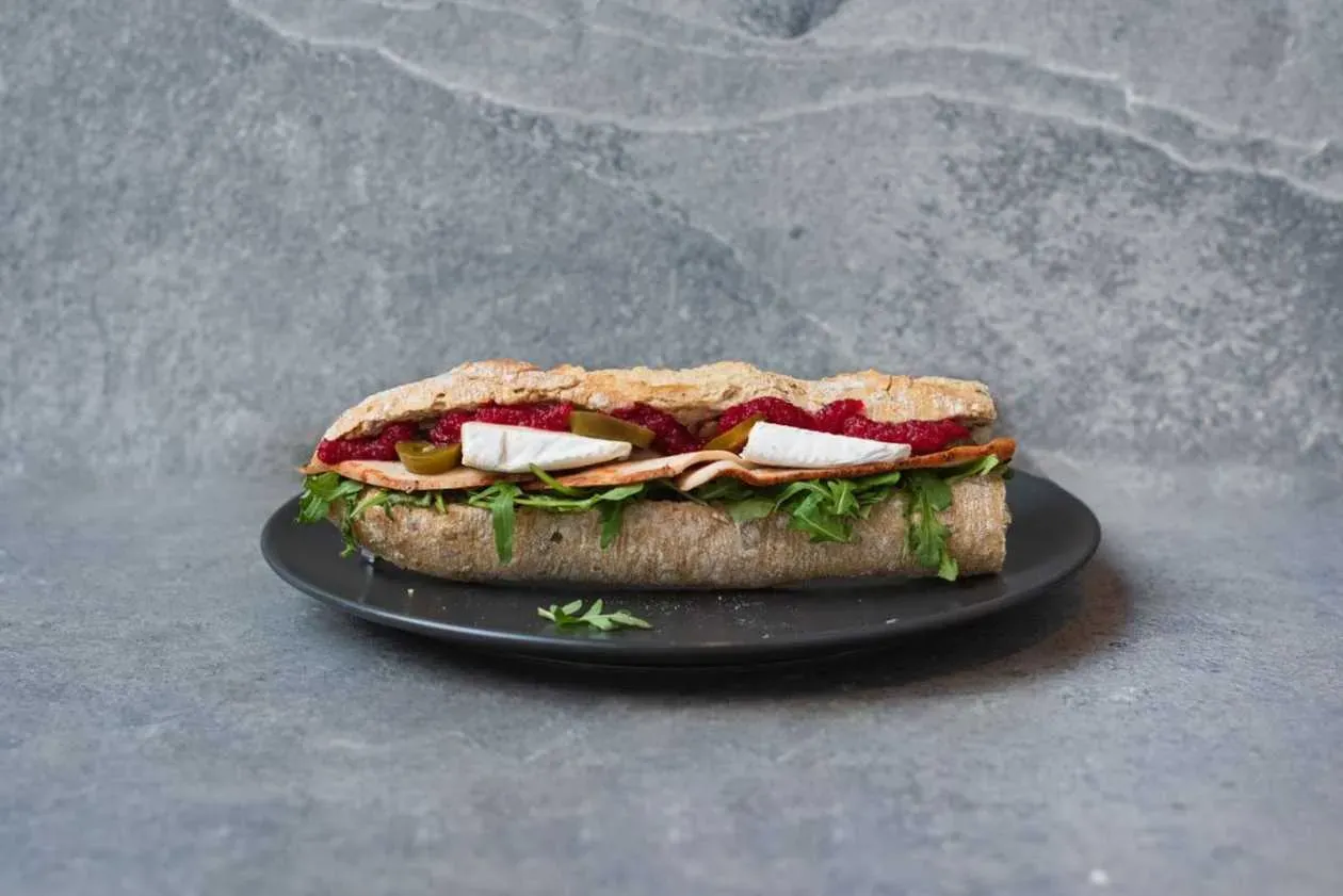 Bagietka firmowa indyk + jalapeño