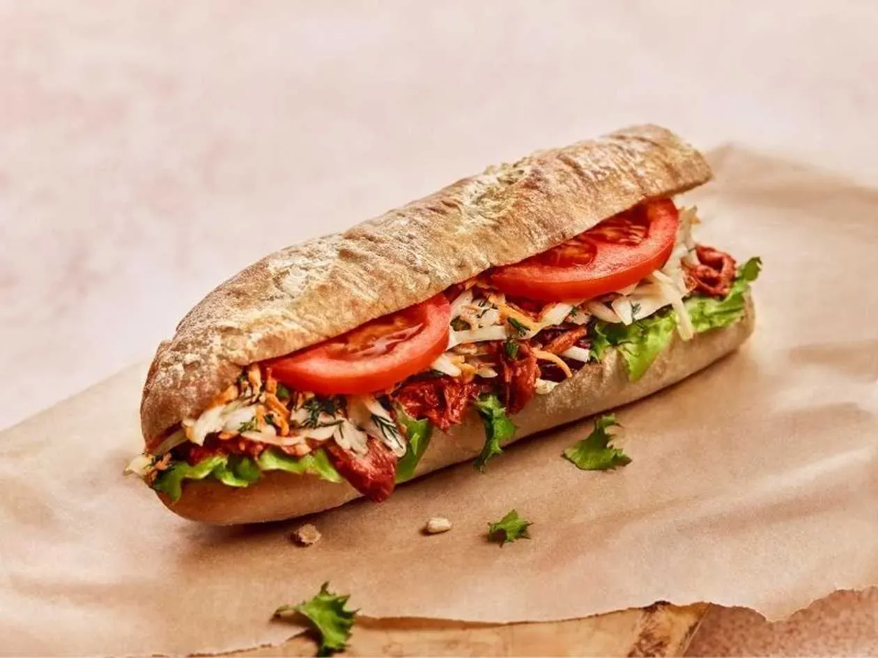 Bagietka wyborna - szarpana wieprzowina + coleslaw
