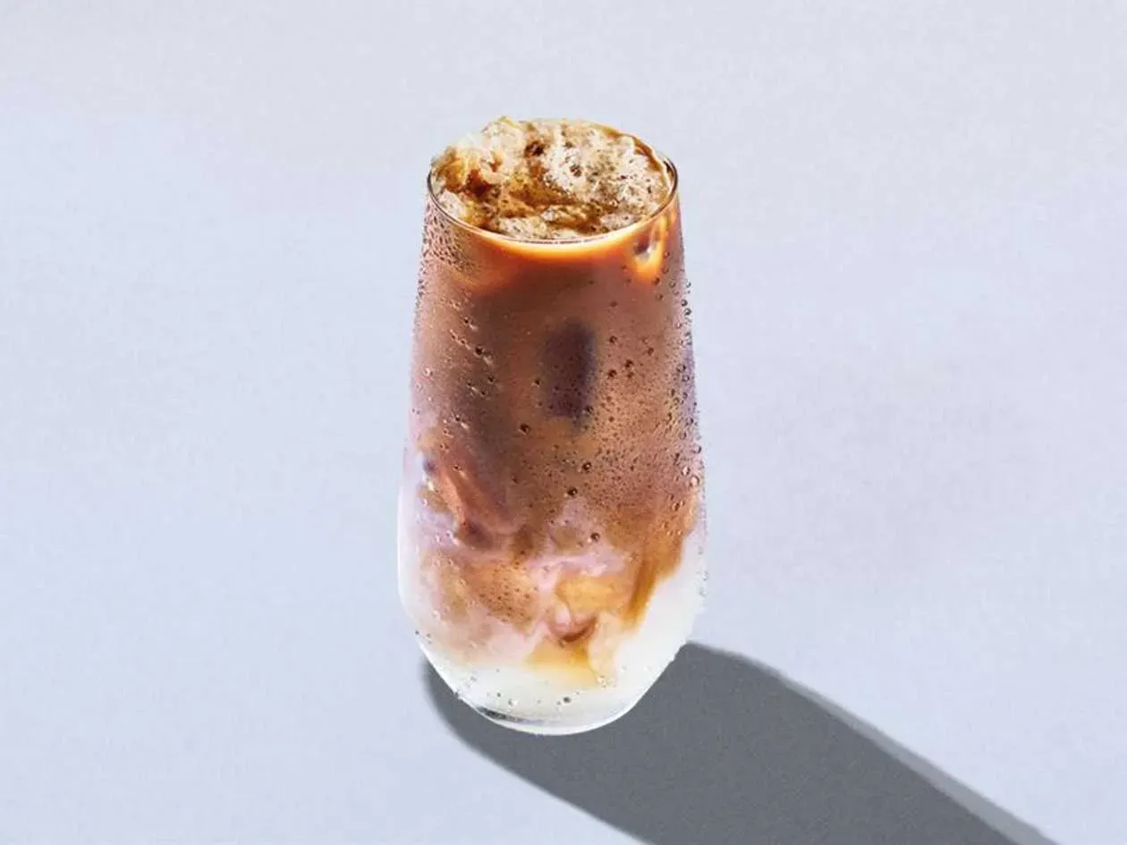 Frappe na kruszonym lodzie