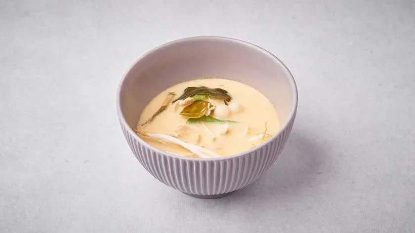 Zupa tom yum krewetki