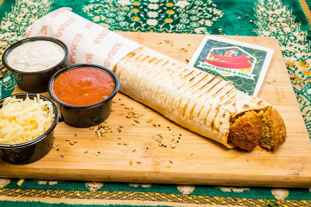 American falafel 30 cm + coca cola original 500 ml + baklava (2 szt.)
