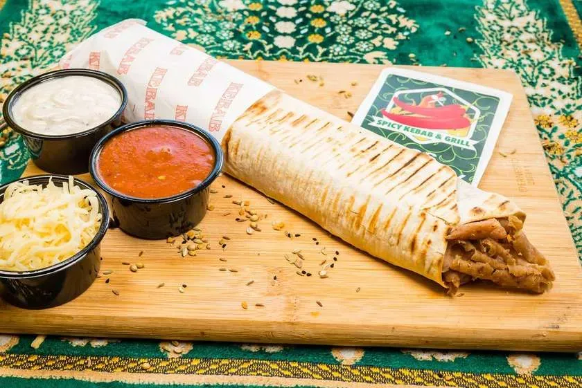 Kebab with chicken/beef and sauce (no salad)