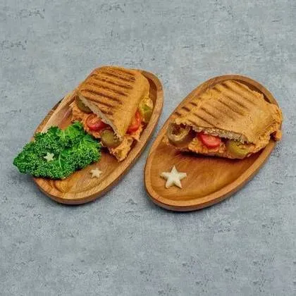 Spicy tuna sandwich