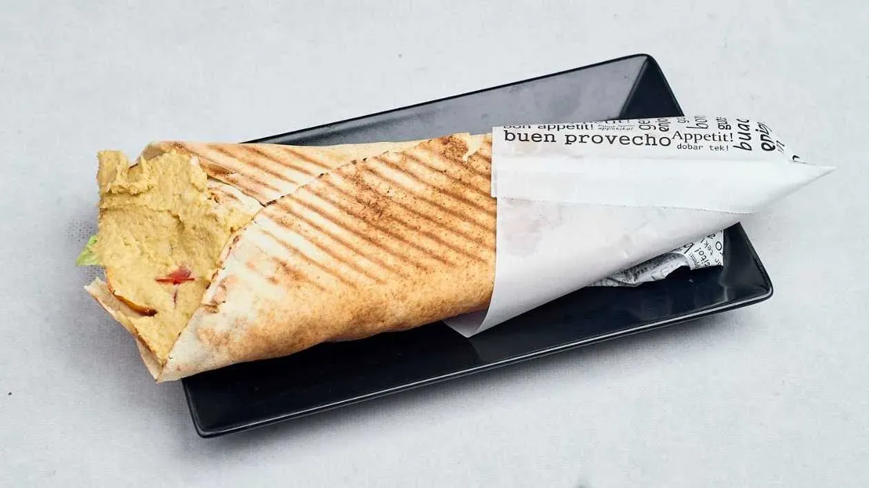 Vege-Hummus Kebab