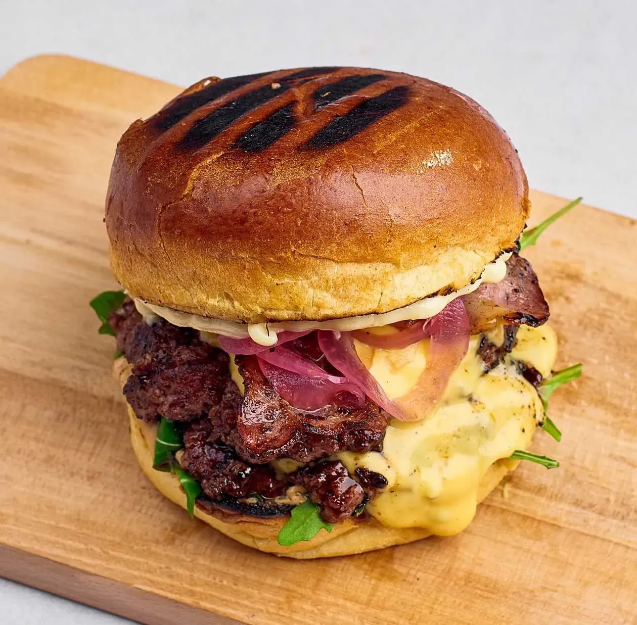 Angus beef burger, frytki, colesław + napój