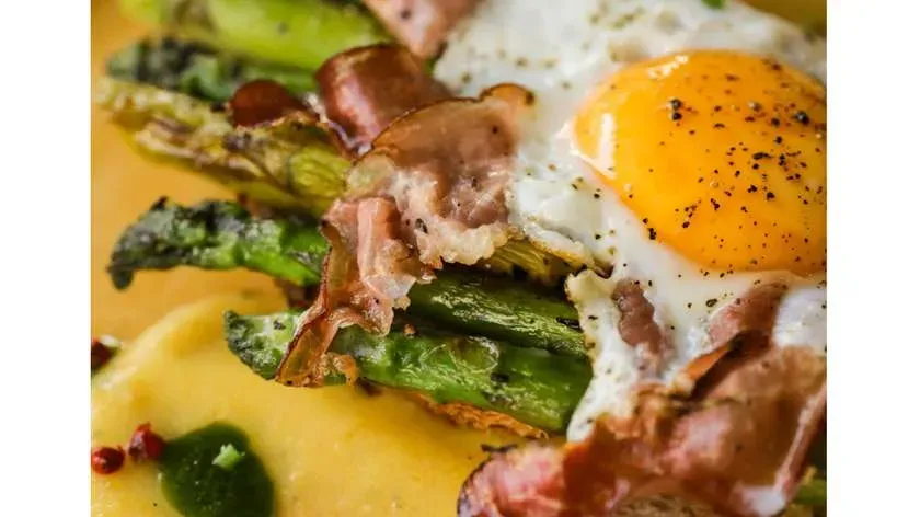 Tartine asparagus