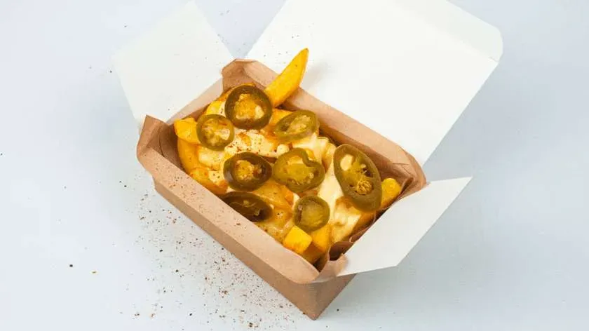 Z sosem serowym i jalapeno 🌿