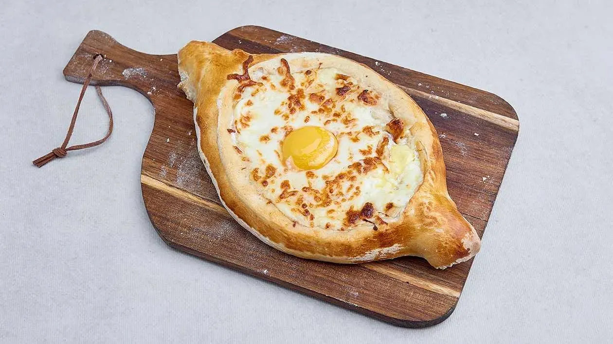 Khachapuri Adjaruli