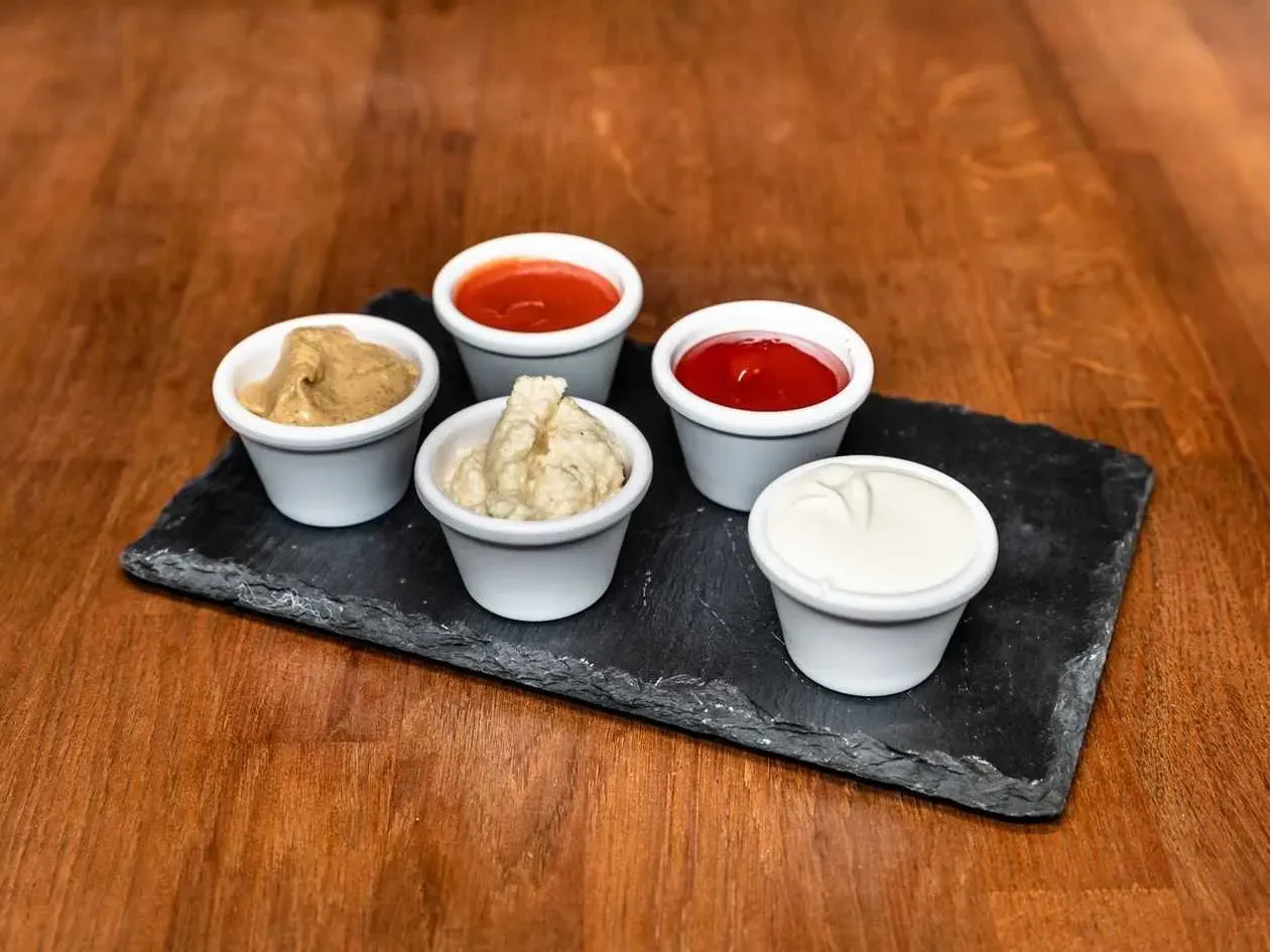 Sauce with hard maturing cheese