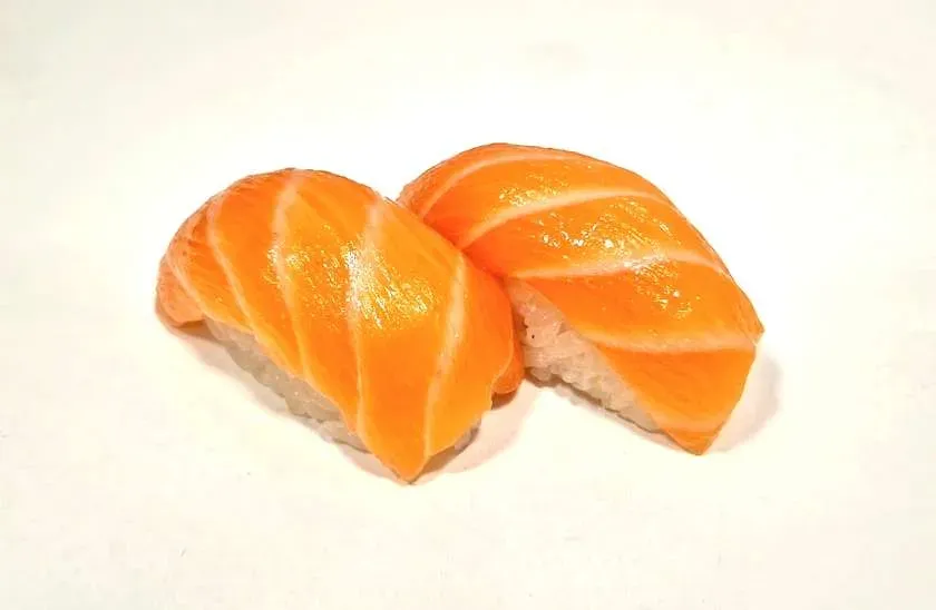 Nigiri z Łososiem 2szt..