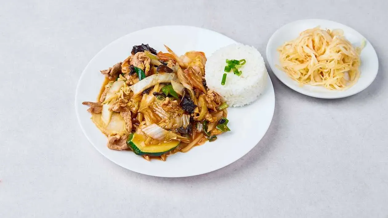 Pork with Bamboo and Mun Mushroom
