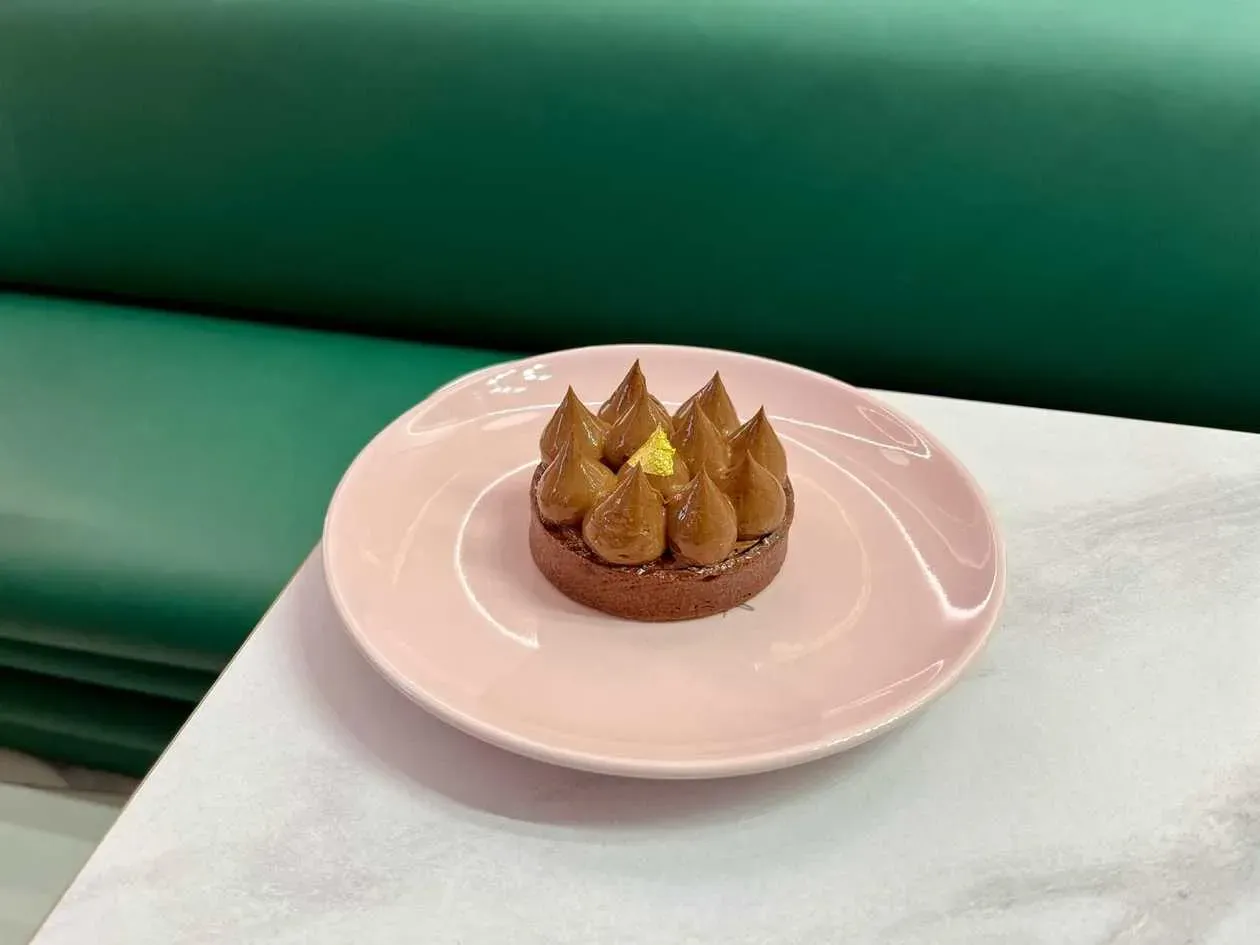 Chocolate - cherry tart