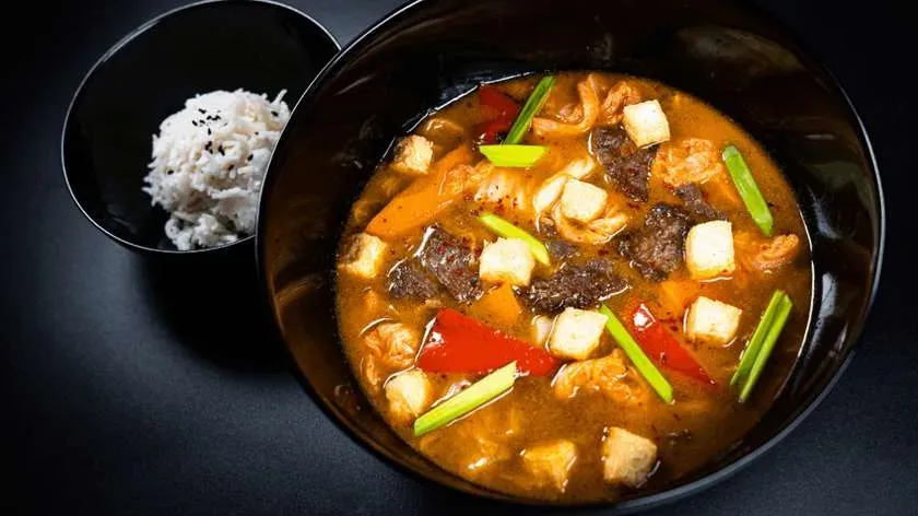 Koreańska zupa Kimchi z wołowiną i Tofu XL 🌶️