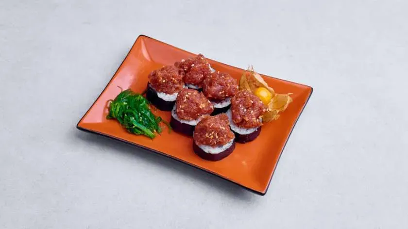 Futomaki-Tatar z tuńczyka